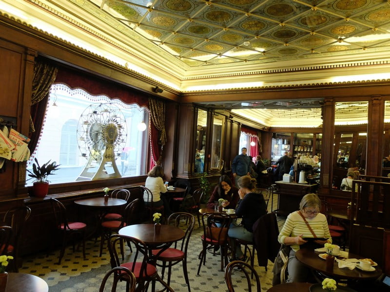 Estonya'nın tarihi kahve durağı: Maiasmokk Cafe'de 14