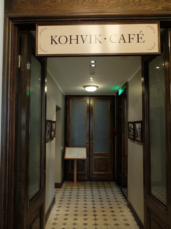 Estonya'nın tarihi kahve durağı: Maiasmokk Cafe'de 17