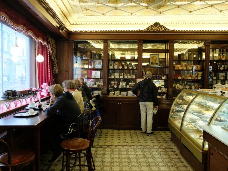 Estonya'nın tarihi kahve durağı: Maiasmokk Cafe'de 7