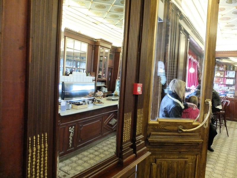 Estonya'nın tarihi kahve durağı: Maiasmokk Cafe'de 21