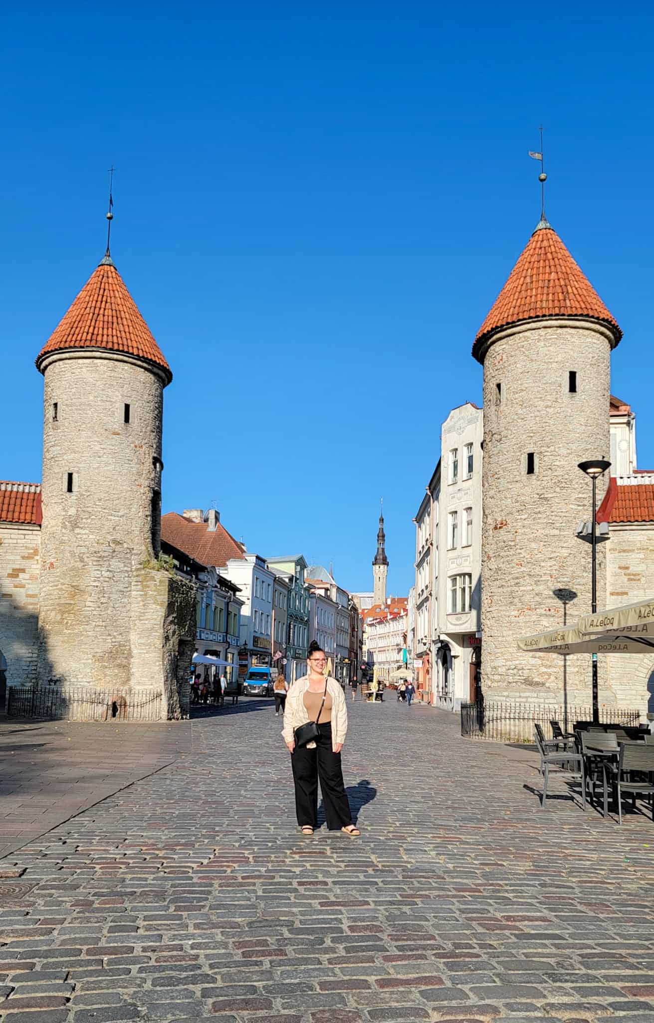 Tallinn’de Tek Başına Gezilecek En İyi Yerler: Estonya’nın Kalbinde Unutulmaz Bir Solo Keşif Rehberi Tallinn’de Tek Başına Gezilecek En İyi Yerler: Estonya’nın Kalbinde Unutulmaz Bir Solo Keşif Rehberi